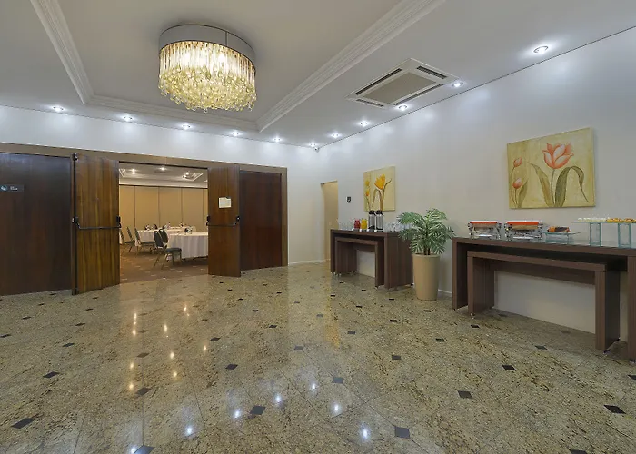 Hotel Deville Curitiba